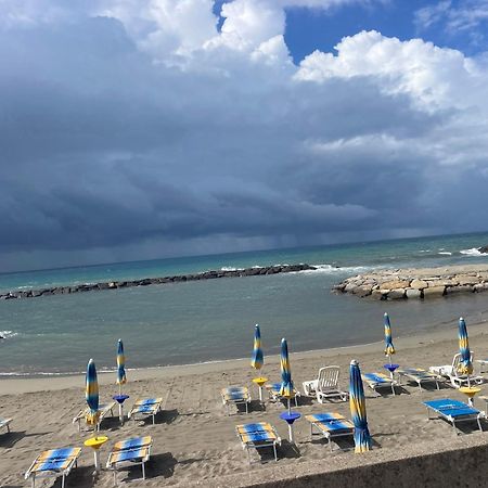 Bistrot del mare Apartment Santo Stefano al Mare Exterior foto